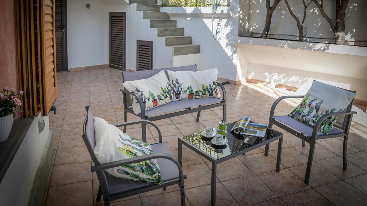 Oasi In Centro - Cala Gonone Apartment Exterior photo