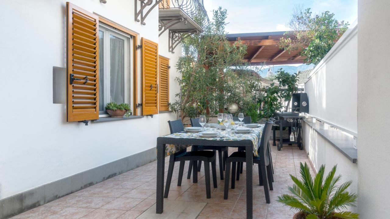 Oasi In Centro - Cala Gonone Apartment Exterior photo